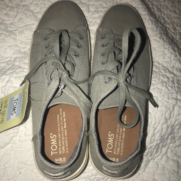 NWT TOMS Lenox canvas sneaker - Picture 5 of 6